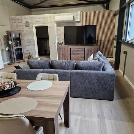 Klein Duimpje Эхт